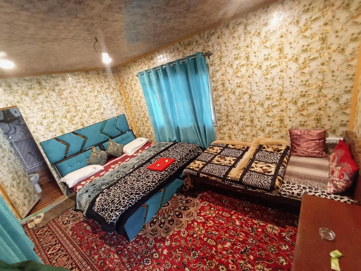Hb Nancy Group Of Houseboats Hotel Srinagar  Exterior photo